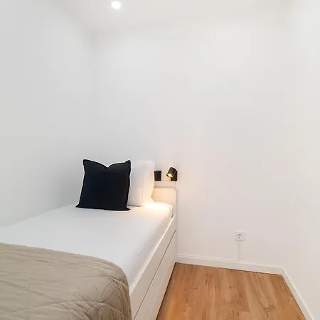 Апартаменти Whome Beco Flores Hideaway In Historic