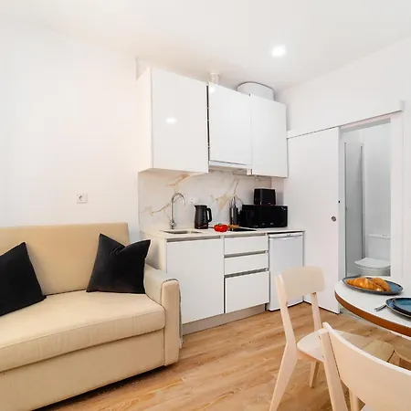 Whome Beco Flores Hideaway In Historic Лиссабон