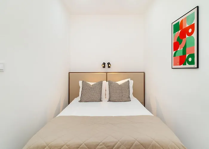 Whome Beco Flores Hideaway In Historic شقة Lisboa
